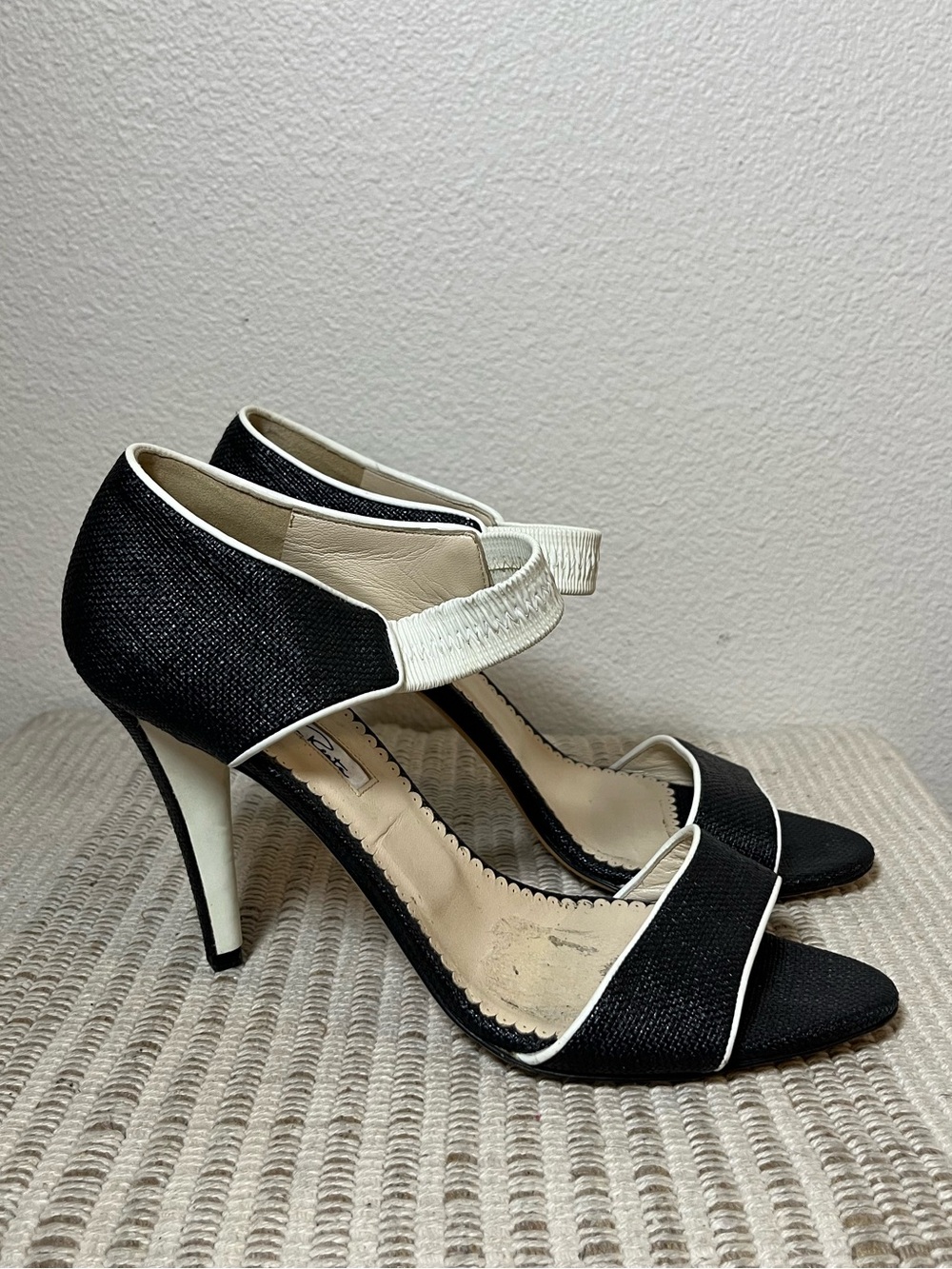 Oscar de la Renta Black and White Two-Tone Heeled Sandals
